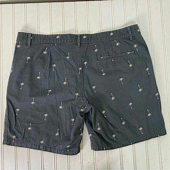 Junk Food Shorts Mens L Gray Disney with Palm Tree Print Mickey Mouse Patch - Picture 2 of 13